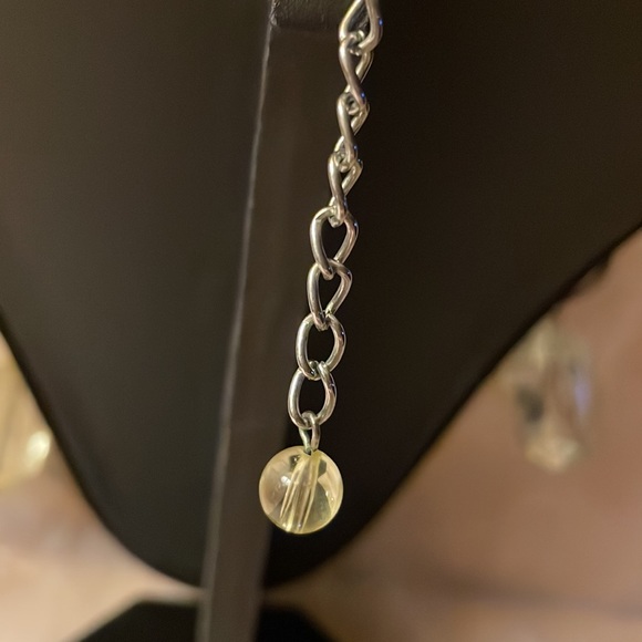 Lane Bryant -light green Acrylic Bead & silver colored circular design Necklace - Picture 5 of 7